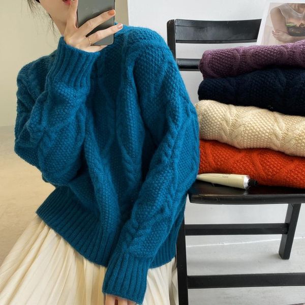 women's sweaters 2021 autumn winter women warm soft waxy good texture twist o neck design oversized pullover sweater fashion chic femal, White;black
women's sweaters 2021 autumn winter women warm soft waxy good texture twist o neck design oversized pullover sweater fashion chic femal, White;black