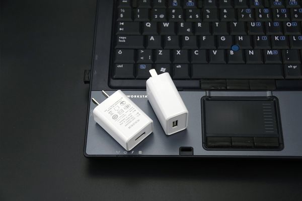 5v2a charger 3c certification usb charging head smart general small appliance mobile phone charger adapter
5v2a charger 3c certification usb charging head smart general small appliance mobile phone charger adapter