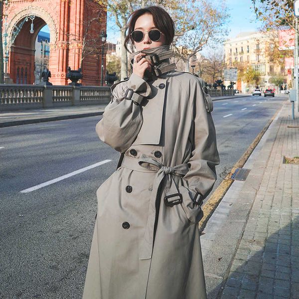 2020 autumn windbreaker women's double breasted female chic epaulet design long trench coat, Tan;black
2020 autumn windbreaker women's double breasted female chic epaulet design long trench coat, Tan;black