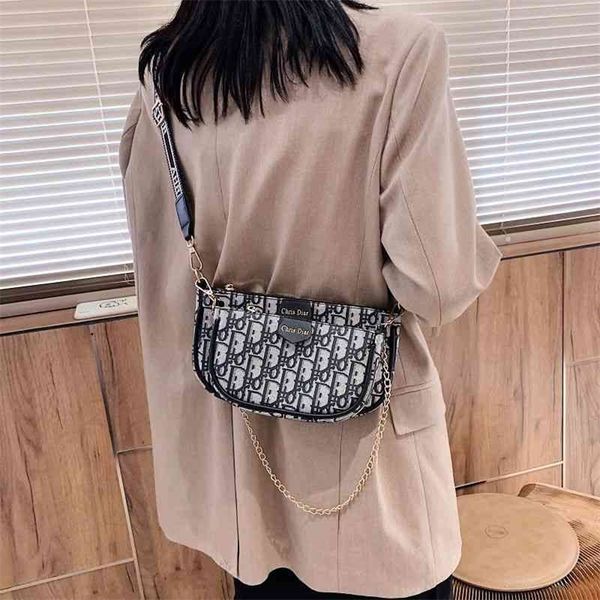 70% off deals online bag women's new fashion personality trend single shoulder bag chain portable armpit foreign child and mother
70% off deals online bag women's new fashion personality trend single shoulder bag chain portable armpit foreign child and mother