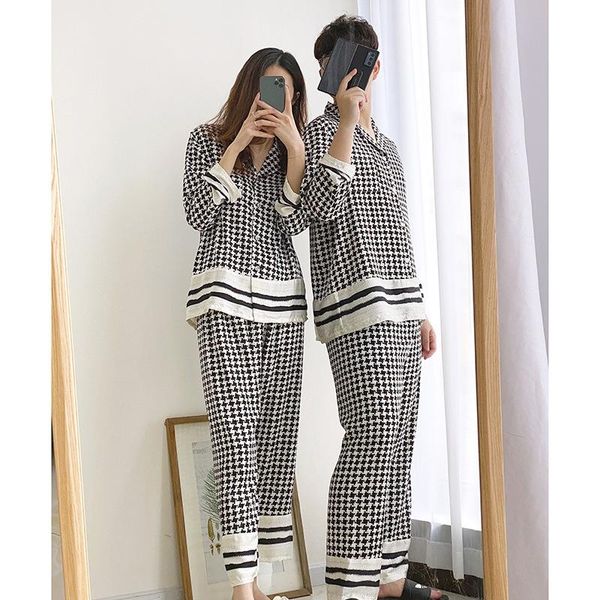 couple 2pcs spring pajamas suit lounge houndstooth print sleepwear black faux silk home wear long sleeve shirt&pant nightwear, Black;brown
couple 2pcs spring pajamas suit lounge houndstooth print sleepwear black faux silk home wear long sleeve shirt&pant nightwear, Black;brown
