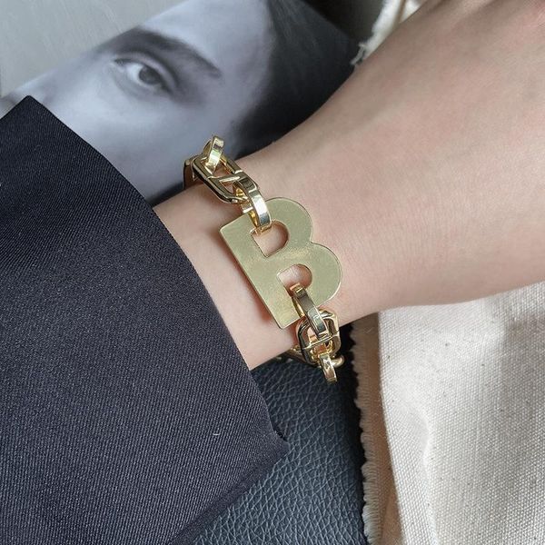 amorcome unique design english alphabet letter b charm bracelet gold color chunky thick link chain bracelets for women jewelry, Golden;silver
amorcome unique design english alphabet letter b charm bracelet gold color chunky thick link chain bracelets for women jewelry, Golden;silver