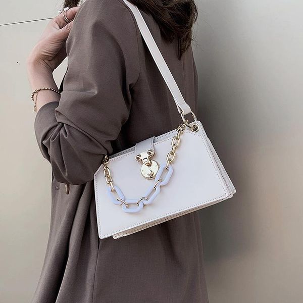 cross body thick chain design pu leather shoulder bags for women 2021 fashion simple handbags female lady hand bag
cross body thick chain design pu leather shoulder bags for women 2021 fashion simple handbags female lady hand bag