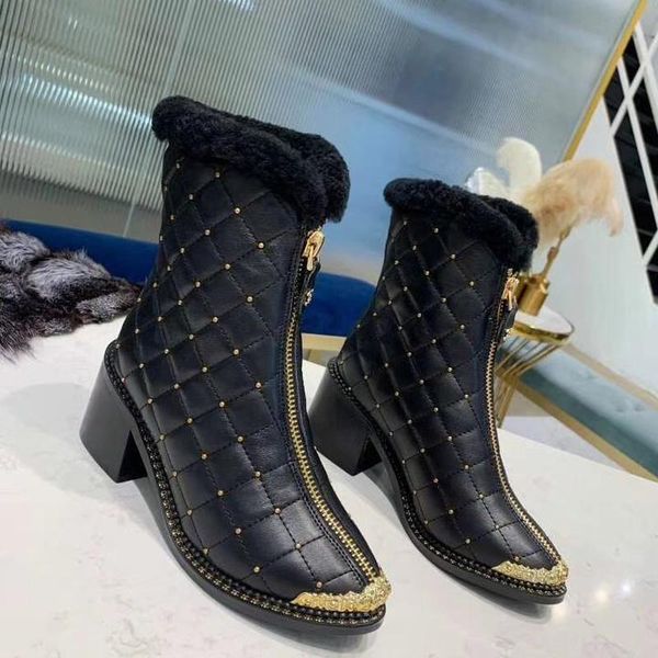 With Electric embroidery Women's wool stud boots fashion Girls Check Boots classic style Real wool inside Fabric sheepskin, Black
With Electric embroidery Women's wool stud boots fashion Girls Check Boots classic style Real wool inside Fabric sheepskin, Black