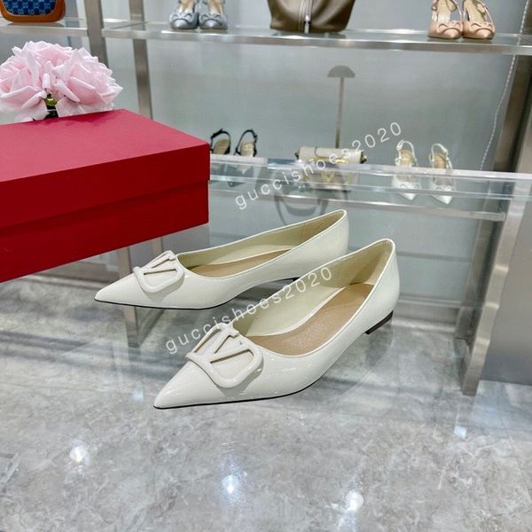 factory new luxury designer fashion stud sandals japaned genuine leather slingback pumps ladies high heels rivets party shoes size35-42, Black;red
factory new luxury designer fashion stud sandals japaned genuine leather slingback pumps ladies high heels rivets party shoes size35-42, Black;red