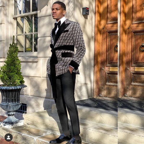 double breasted slim fit mens jacket with belt velvet peaked lapel letter print wedding blazer(one piece), Black;gray
double breasted slim fit mens jacket with belt velvet peaked lapel letter print wedding blazer(one piece), Black;gray