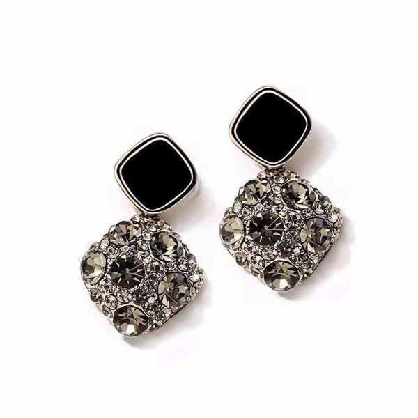 925 silver needle simple retro korean winter rhinestone fashion earrings geometric round square full diamond ear jewelry, Golden
925 silver needle simple retro korean winter rhinestone fashion earrings geometric round square full diamond ear jewelry, Golden