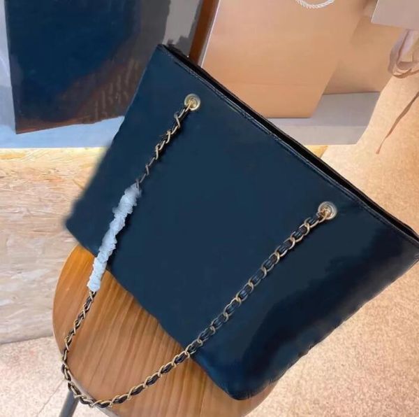 2022 ladies bags classical female designers fashion luxury handbags silver hardware grace totes crossbody shoulder bag portable wallet
2022 ladies bags classical female designers fashion luxury handbags silver hardware grace totes crossbody shoulder bag portable wallet