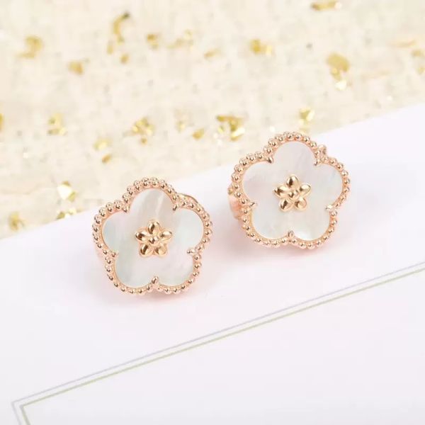 2022 european luxury brand 925 silver rose gold ear clip natural gemstone flower ladies spring fashion jewelry
2022 european luxury brand 925 silver rose gold ear clip natural gemstone flower ladies spring fashion jewelry