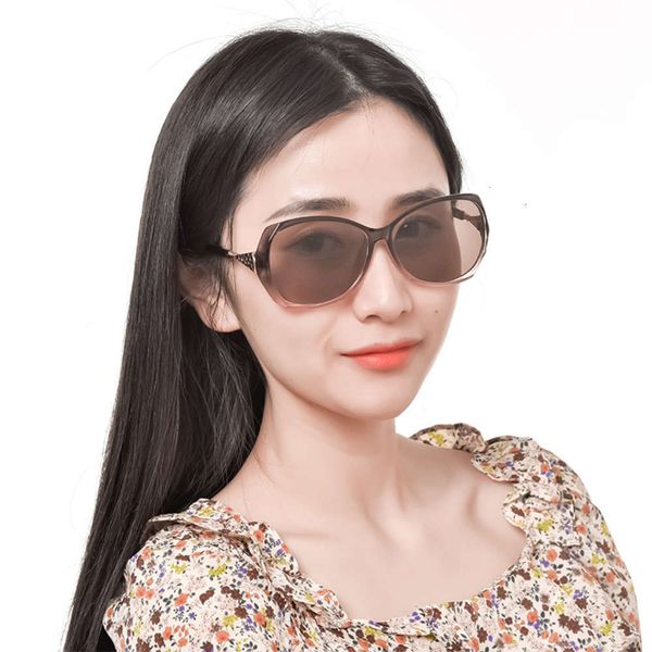 glasses women's sunshade sunglasses for crystal middle-aged and old people, White;black 
glasses women's sunshade sunglasses for crystal middle-aged and old people, White;black