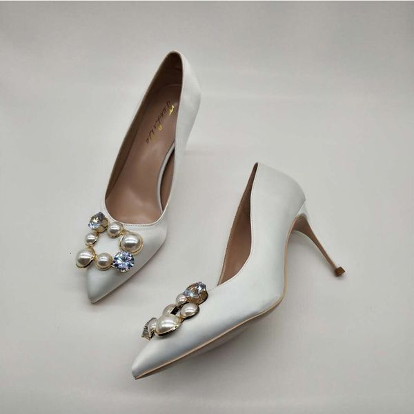 2021 new french girl thin western women's big white wedding water diamond bridesmaid's shoes pearl rmm9, Black
2021 new french girl thin western women's big white wedding water diamond bridesmaid's shoes pearl rmm9, Black