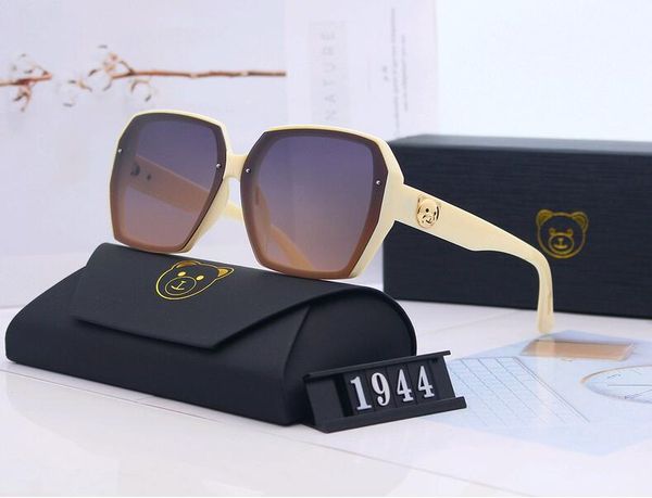 official popular sunglasses designer sunglasses metal letter bb sunglasses square frame sun protection glasses quality, White;black
official popular sunglasses designer sunglasses metal letter bb sunglasses square frame sun protection glasses quality, White;black
