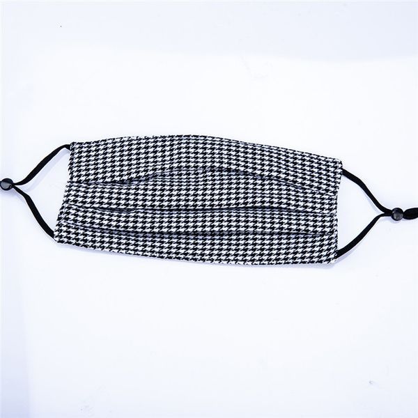 fashion designer plaid print pattern 4 layer washable resuable protective cotton face cloth mouth mask factory d p299p
fashion designer plaid print pattern 4 layer washable resuable protective cotton face cloth mouth mask factory d p299p
