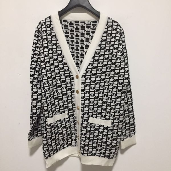 1110 2020 autumn brand same style regular white kint sweater button women clothes, White;black
1110 2020 autumn brand same style regular white kint sweater button women clothes, White;black