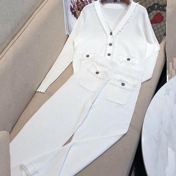 women's tracksuits designer sets vintage solid v-neck long sleeve single breasted and elastic waist pants for lady2021, Gray
women's tracksuits designer sets vintage solid v-neck long sleeve single breasted and elastic waist pants for lady2021, Gray