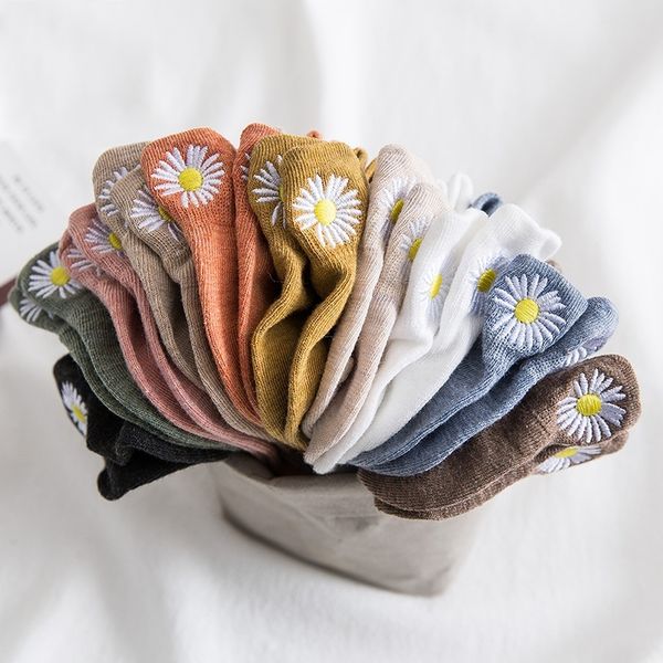 5pairs/pack embroidery daisy women socks cotton multicolor chrysanthemum retro color ankle socks women 1 pair dropship 201109, Black;white
5pairs/pack embroidery daisy women socks cotton multicolor chrysanthemum retro color ankle socks women 1 pair dropship 201109, Black;white