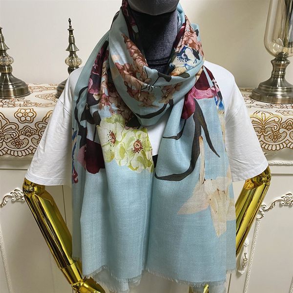 size cashmere new quality 100% women print thin and soft material letters 185cm long scarves for style good flowers -105cm auxgc, White;black
size cashmere new quality 100% women print thin and soft material letters 185cm long scarves for style good flowers -105cm auxgc, White;black
