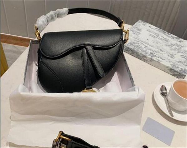 designer handbag bag genuine leather handbag with letters shoulder bag genuine leather saddle bag saddle shoulder handbag #963, Black;red
designer handbag bag genuine leather handbag with letters shoulder bag genuine leather saddle bag saddle shoulder handbag #963, Black;red