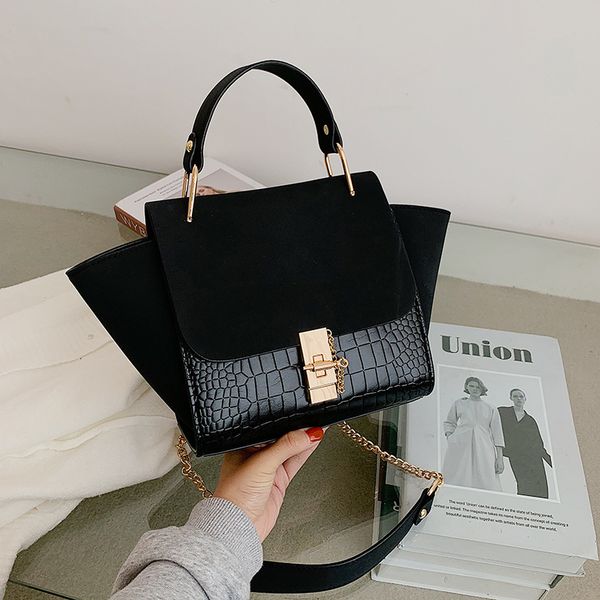 new trapeze handbags women shoulder crossbody bags 2020 luxury design suede casual totes ladies messenger bags female purses c1116
new trapeze handbags women shoulder crossbody bags 2020 luxury design suede casual totes ladies messenger bags female purses c1116