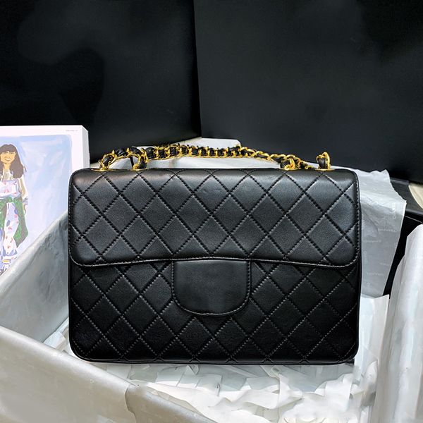 the latest version shoulder bag a88 can be slung across one shoulder you can also shorten the bracelet and turn it into a handbag fashion
the latest version shoulder bag a88 can be slung across one shoulder you can also shorten the bracelet and turn it into a handbag fashion