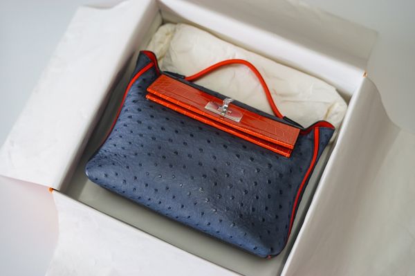 whosale design blue keily purse29cm 3colors for chosenfully handmade with crocodile+ostrich skin swift leather,wax thread,message for discou
whosale design blue keily purse29cm 3colors for chosenfully handmade with crocodile+ostrich skin swift leather,wax thread,message for discou
