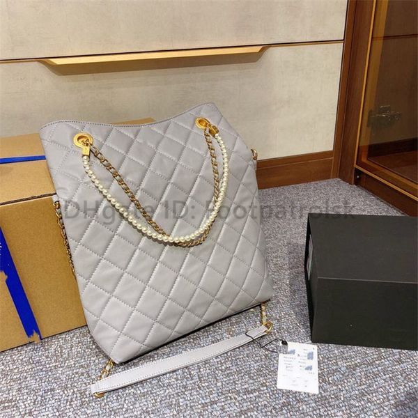 designer fashion women lattice pearl quality handbags high lady totes letter totes metallic diamond luxury channel chains shoulder bags tnoj, Red;black
designer fashion women lattice pearl quality handbags high lady totes letter totes metallic diamond luxury channel chains shoulder bags tnoj, Red;black