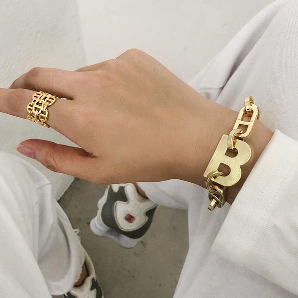 flashbuy 2020 new design gold color metal letter b bracelets for women thick link chain bracelet fashion jewelry, Golden;silver
flashbuy 2020 new design gold color metal letter b bracelets for women thick link chain bracelet fashion jewelry, Golden;silver