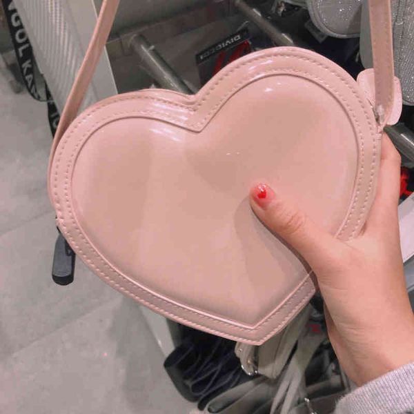 girls bag pink heart pu flap korean ladylike y2k shoulder bags pures and bags crossbody jk small fresh gilrs bag sweet all-match y220304 
girls bag pink heart pu flap korean ladylike y2k shoulder bags pures and bags crossbody jk small fresh gilrs bag sweet all-match y220304