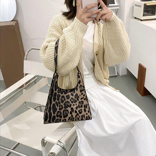 fashion exquisite shopping bag lady animal printed shoulder hobos fashion pu large capacity party underarm bags
fashion exquisite shopping bag lady animal printed shoulder hobos fashion pu large capacity party underarm bags