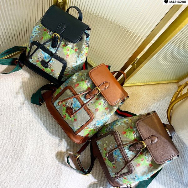 new high-quality backpack designer design flowers + animal fashion backpack size 26cm * 30cm
new high-quality backpack designer design flowers + animal fashion backpack size 26cm * 30cm