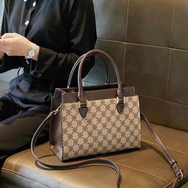 genuine leather 2021 new fashion printed shoulder diagonal bag cross body bag woman purses and handbags petit sac femme
genuine leather 2021 new fashion printed shoulder diagonal bag cross body bag woman purses and handbags petit sac femme