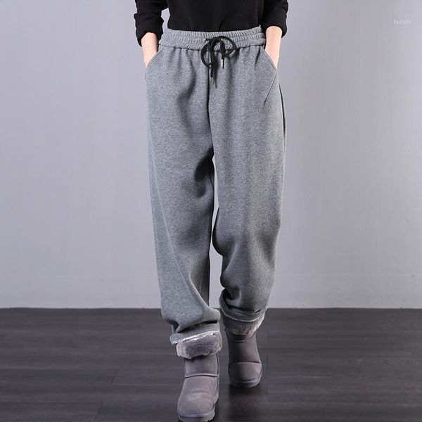winter pants women large size thicker fleece warm trousers new elastic waist drawstring loose casual all-match pants 20191, Black;white
winter pants women large size thicker fleece warm trousers new elastic waist drawstring loose casual all-match pants 20191, Black;white