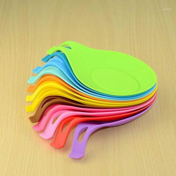 silicone spoon insulation mat silicone heat resistant placemat tray spoon pad drink glass kitchen tool - 1 pc1
silicone spoon insulation mat silicone heat resistant placemat tray spoon pad drink glass kitchen tool - 1 pc1