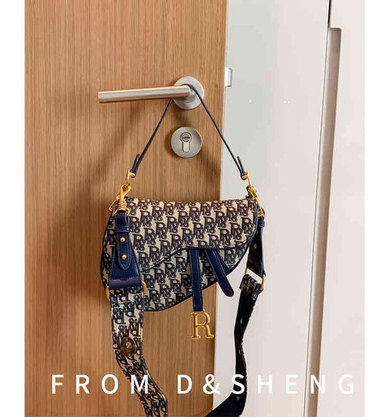 purse canvas classic women's new messenger single shoulder portable broadband medieval saddle bag
purse canvas classic women's new messenger single shoulder portable broadband medieval saddle bag