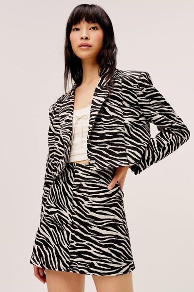 2020 women korean style zebra pattern skirts long sleeve cardigan v neck coat jacket skirt coats autumn winter two pcs set, Black;brown
2020 women korean style zebra pattern skirts long sleeve cardigan v neck coat jacket skirt coats autumn winter two pcs set, Black;brown