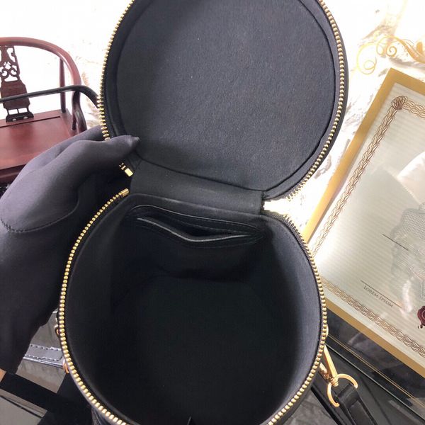 cannes 43986 beauty case reverse coated canvas petite size crossbody removable strap drum shoulder bag one handle cylinder mini bag new fash
cannes 43986 beauty case reverse coated canvas petite size crossbody removable strap drum shoulder bag one handle cylinder mini bag new fash