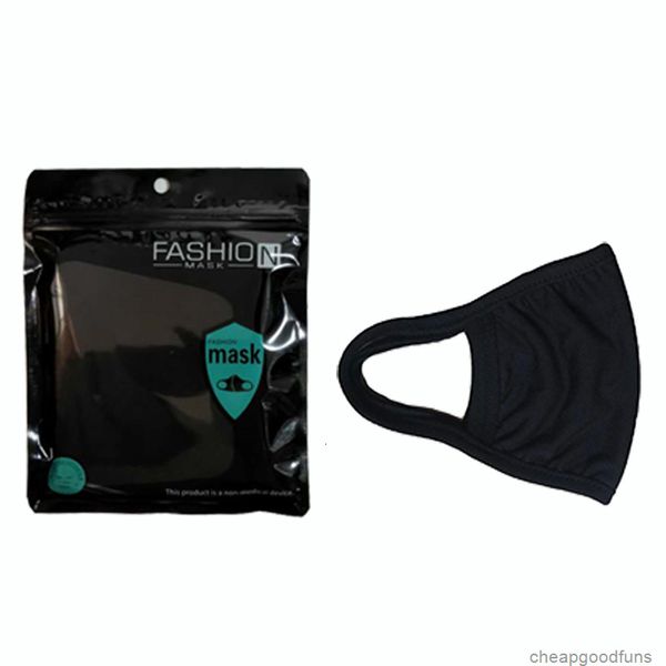 uiie1black cotton classic fashion face masks washable reusable dustproof cloth mask for man woman protective products 1
uiie1black cotton classic fashion face masks washable reusable dustproof cloth mask for man woman protective products 1