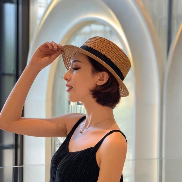 tourist travel sunscreen flat female british sunshade holiday korea short brim straw hat small fresh
tourist travel sunscreen flat female british sunshade holiday korea short brim straw hat small fresh