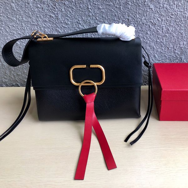 new style shoulder bag look at the package itself square square 0004 it is contracted composed temperament it's very smart fashion bags
new style shoulder bag look at the package itself square square 0004 it is contracted composed temperament it's very smart fashion bags