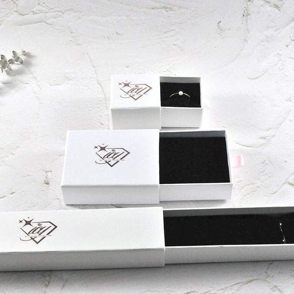 personalized jewelry packaging custom rose gold logo luxury envelope flap microfiber suede pink jewelry pouch with box set1, Pink;blue
personalized jewelry packaging custom rose gold logo luxury envelope flap microfiber suede pink jewelry pouch with box set1, Pink;blue