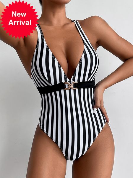 2022 new v neck swimwear women one piece swimsuit female striped printed bathing suit summer beach wear swim ladies bathers, White;black
2022 new v neck swimwear women one piece swimsuit female striped printed bathing suit summer beach wear swim ladies bathers, White;black