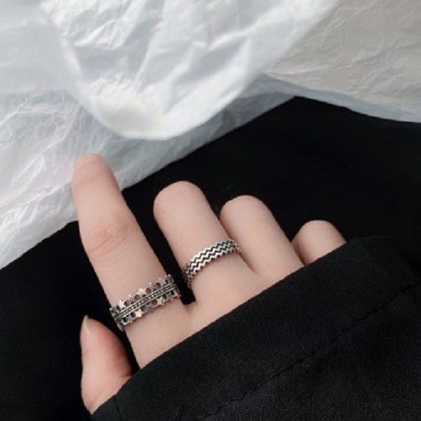 s925 sterling silver korean retro star combination ring female ripple personality hong kong style hip hop style net red ring
s925 sterling silver korean retro star combination ring female ripple personality hong kong style hip hop style net red ring
