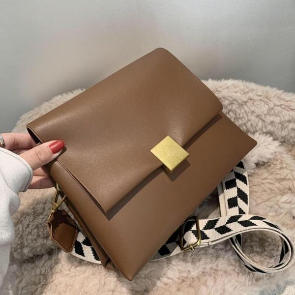 shoulder bags solid color square crossbody bag 2021 quality pu leather women's designer handbag wide strap messenger
shoulder bags solid color square crossbody bag 2021 quality pu leather women's designer handbag wide strap messenger
