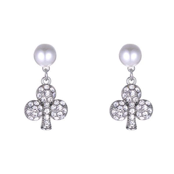 the new trendy women's temperament earrings simple small cold wind earrings silver needle fashion earrings
the new trendy women's temperament earrings simple small cold wind earrings silver needle fashion earrings