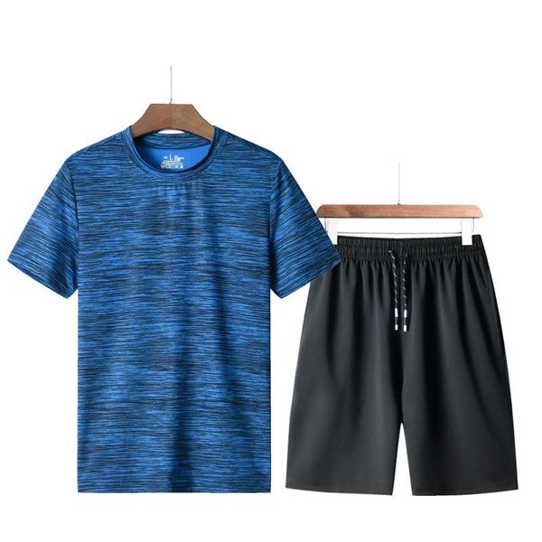 running sets large summer men's casual suit round-necked short-sleeved t-shirt with outdoor fitness sweatshirt, Black;blue
running sets large summer men's casual suit round-necked short-sleeved t-shirt with outdoor fitness sweatshirt, Black;blue