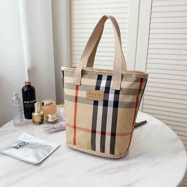 cosmetic bags handbags fog flower korean ins lattice waterproof portable washing women's lunch box mommy
cosmetic bags handbags fog flower korean ins lattice waterproof portable washing women's lunch box mommy