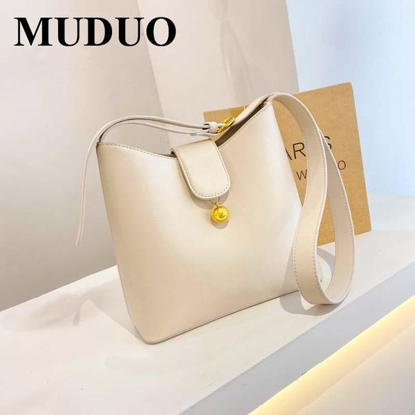 cross body fashion leather women's shoulder handbag solid color bucket large capacity tote brand designer female crossbody pack bolsos
cross body fashion leather women's shoulder handbag solid color bucket large capacity tote brand designer female crossbody pack bolsos