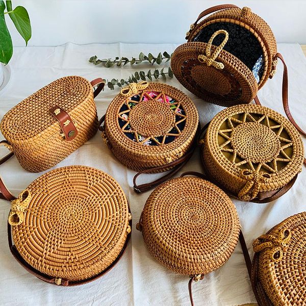 shoulder bags 2021 women's straw round woven handmade designer summer beach bohemia rattan circle bag for female fashion
shoulder bags 2021 women's straw round woven handmade designer summer beach bohemia rattan circle bag for female fashion