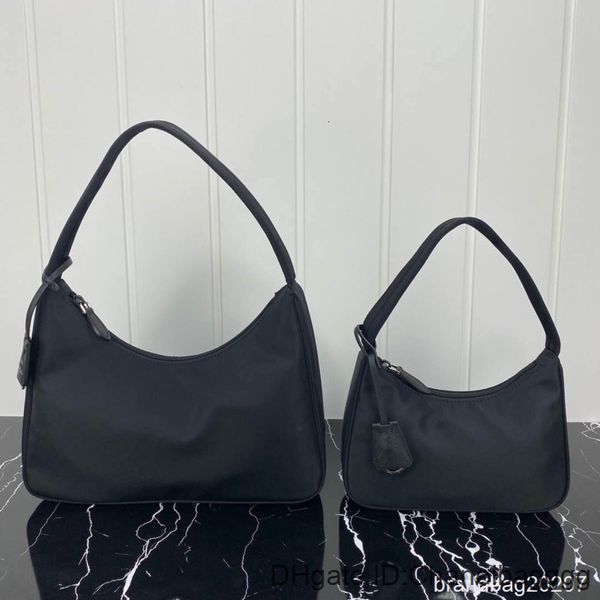 vintage designer hobo handbags shoulder for women re-edition chest pack lady tote chains hand bags presbyopic purse messenger bag
vintage designer hobo handbags shoulder for women re-edition chest pack lady tote chains hand bags presbyopic purse messenger bag