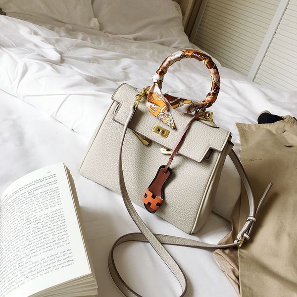 new autumn and winter soft leather large capacity portable one shoulder messenger bag
new autumn and winter soft leather large capacity portable one shoulder messenger bag